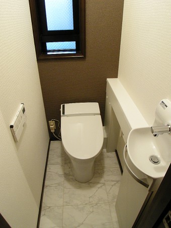 LIXILトイレ サティス給排水統合タイプに交換 LIXILトイレ サティス給排水統合タイプに交換